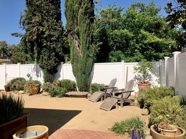 Building Photo - Ojai 2 bedroom 1 bathroom