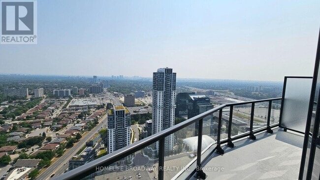 Building Photo - 325 Yorkland Blvd