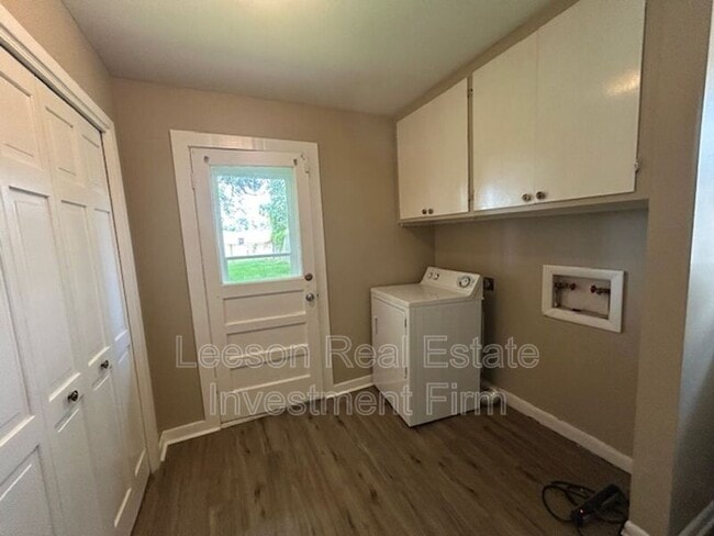 Building Photo - 2038 Lovers Ln