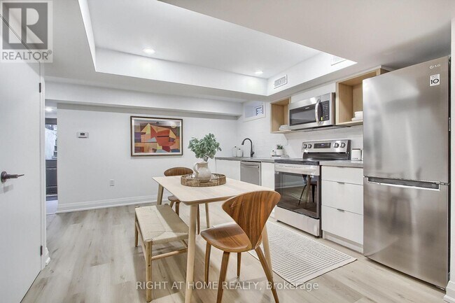 Photo du bâtiment - 1201 Dovercourt Rd