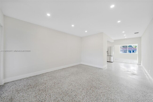 Foto del edificio - 11020 NE 10th Ave