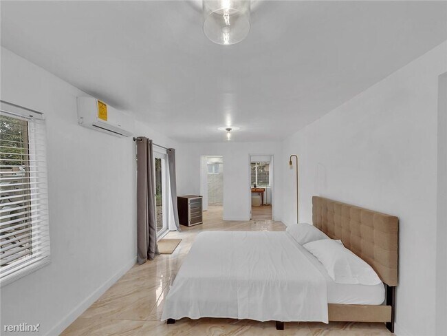 Building Photo - 3 br, 2 bath House - 1544 NW 5th Ave