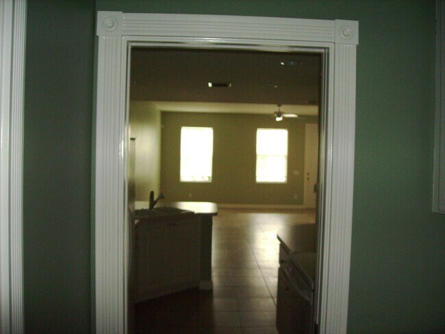 Foto del edificio - 3136 W Community Dr
