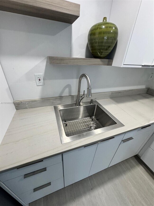 Foto del edificio - 6920 SW 82nd Ct