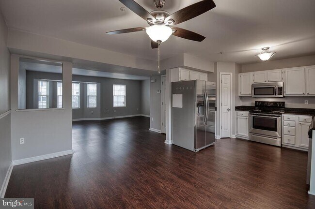 Foto del edificio - 5625 Crestwood Ct