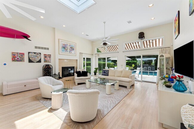 Foto del edificio - 15 Blueberry Ln