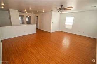 Building Photo - 132 Cadrow Castle Ct