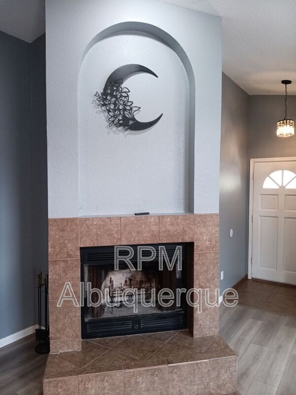 Foto del edificio - 2435 Brackley Dr NW