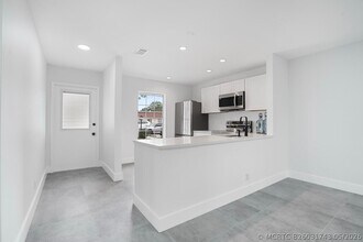 Building Photo - 737 Nantucket Cir