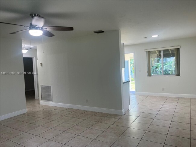 Foto del edificio - 753 SW 3rd St