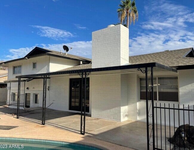 Foto del edificio - 1600 E Laguna Dr