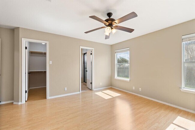 Building Photo - 206 Stanford Dr