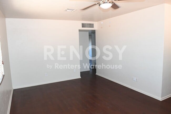Building Photo - 2145 E Osborn Rd
