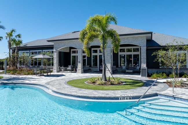 Building Photo - The Carmina