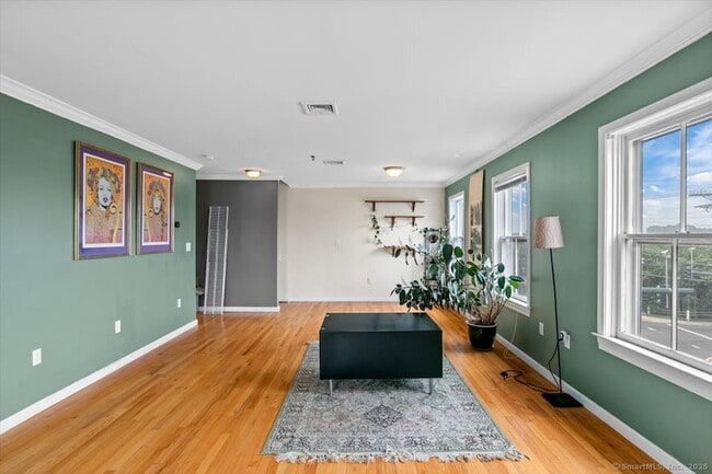 Building Photo - 677 Quinnipiac Ave