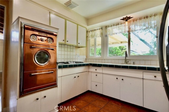 Foto del edificio - 8512 Fullbright Ave