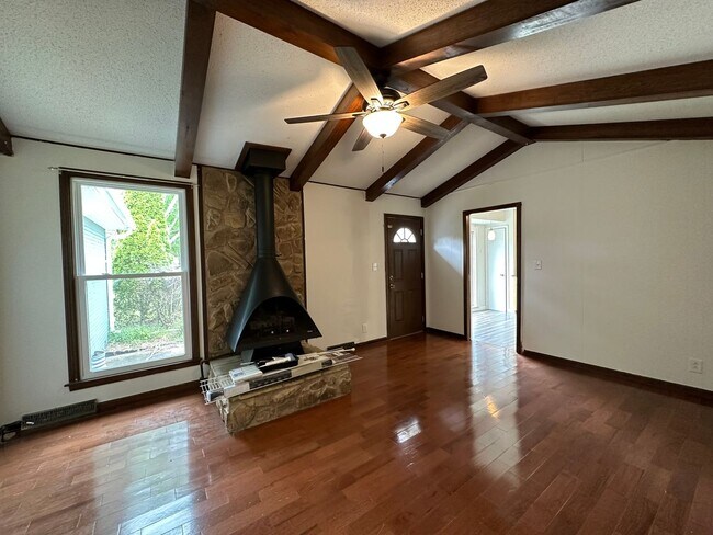 Foto del edificio - Beautiful Pet Friendly 3 bedroom home for ...