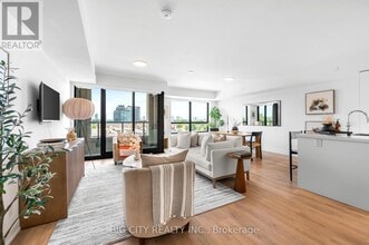 Building Photo - 36-436 Brentcliffe Rd