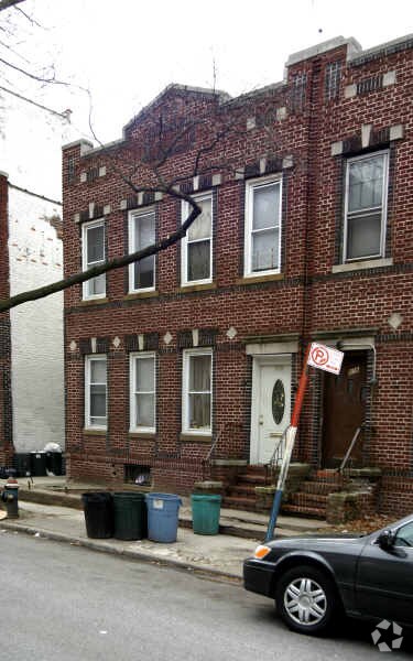 Foto principal - 938 E 5th St