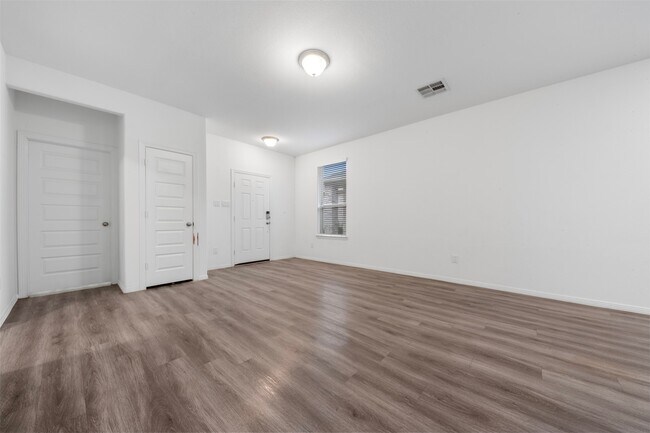 Foto del edificio - 16639 Spirit St