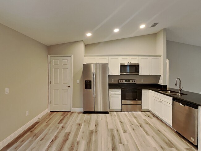 Foto del edificio - 6691 N Waycross Way