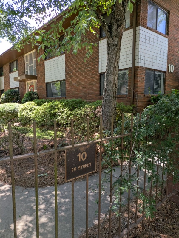 Primary Photo - 10 26th St NW