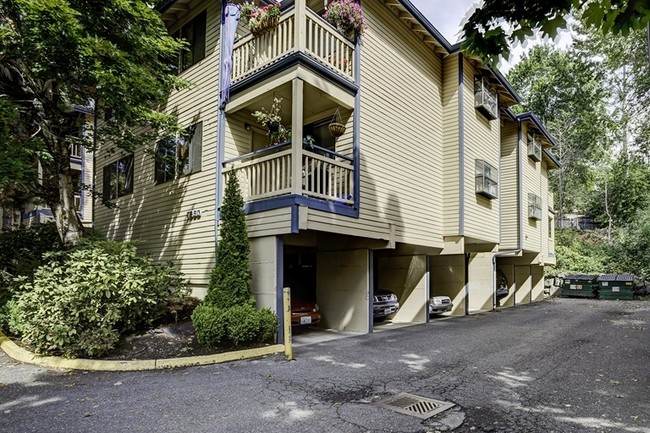 Building Photo - Bear Creek Villas Apartments