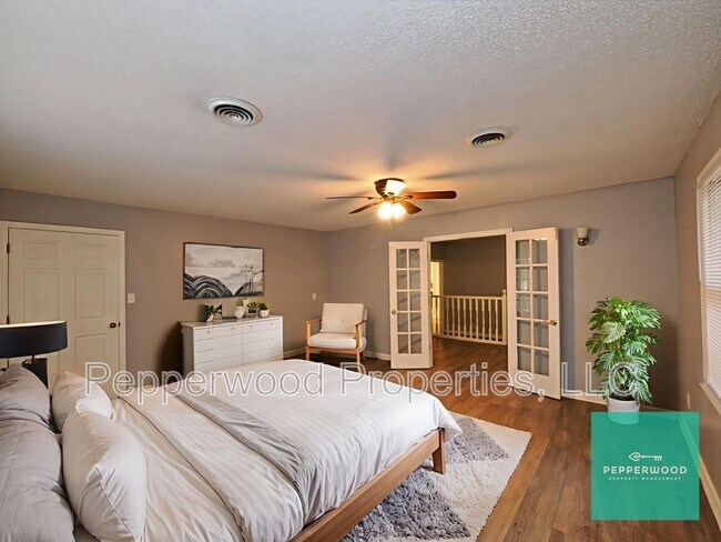 Foto del edificio - 121 Inwood Ct