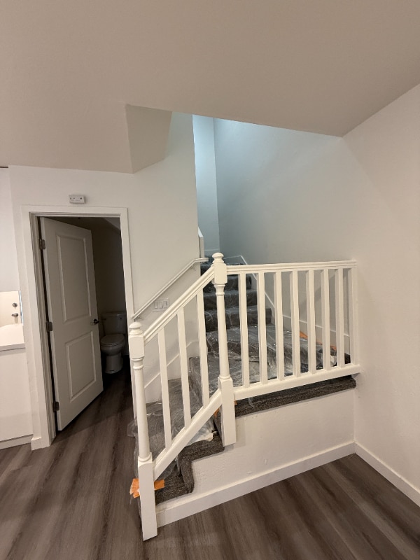 Building Photo - 725 W Fletcher Ave