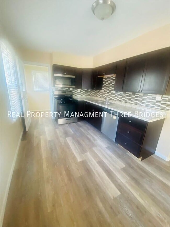 Foto del edificio - 3208 Dix Ave