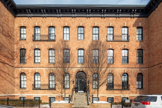 Building Photo - 334-344 W Menomonee St