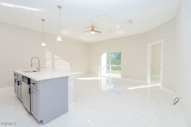 Foto del edificio - 4419 22nd St SW