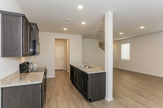 Foto del edificio - Christian Meadows - 1314 Ester Ln. Ennis, ...