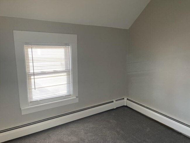 Building Photo - 1233 Eggert Rd