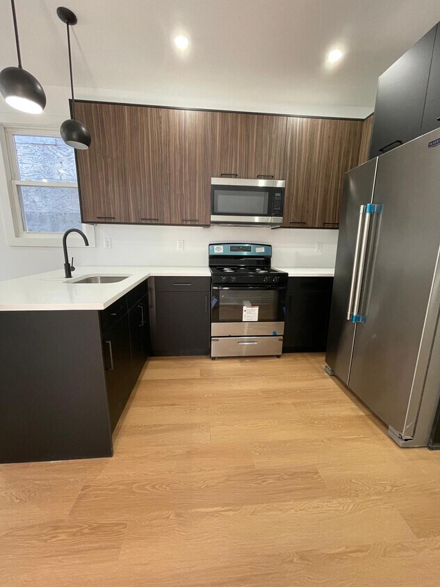 Unit 1 - 156 Woodlawn Ave