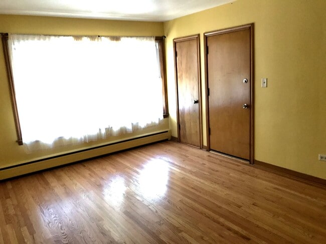 Building Photo - 2533 S 57th Ct
