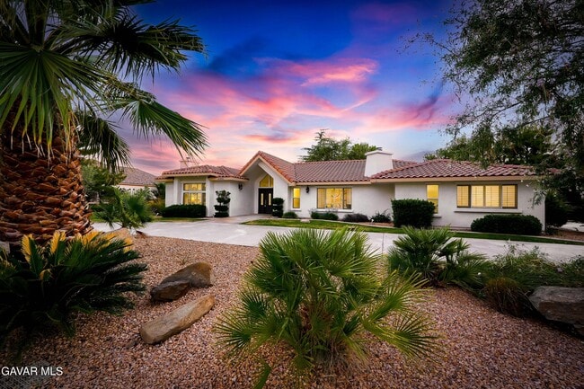 Building Photo - 41901 Cll Clarita