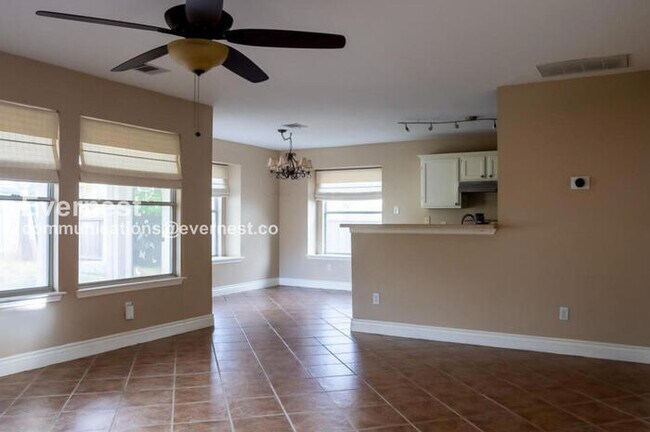 Foto del edificio - 15532 Miss Adrienne's Path