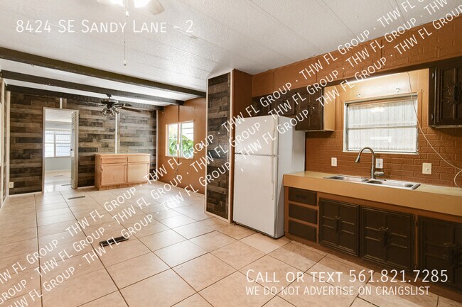 Foto del edificio - 8424 SE Sandy Ln