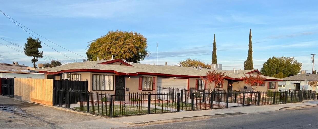 Primary Photo - 3551 E McKinley Ave