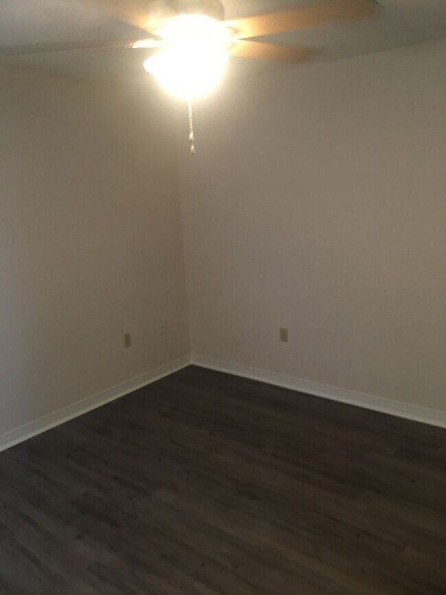 Foto del edificio - 3-Bedroom 2-Bath- Near Duke Field, Shopping, Beaches, Parks & Hiking Trails