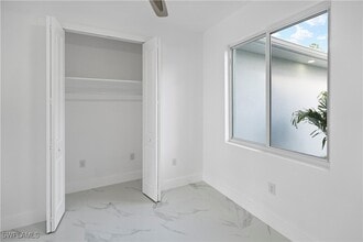 Building Photo - 918 Hollister Ave