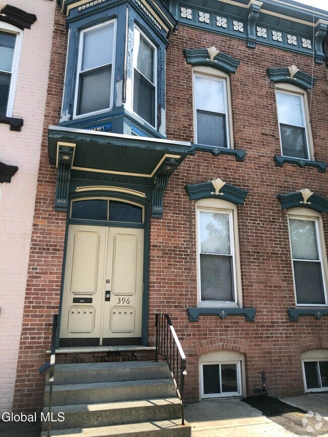 Building Photo - 396 1st St