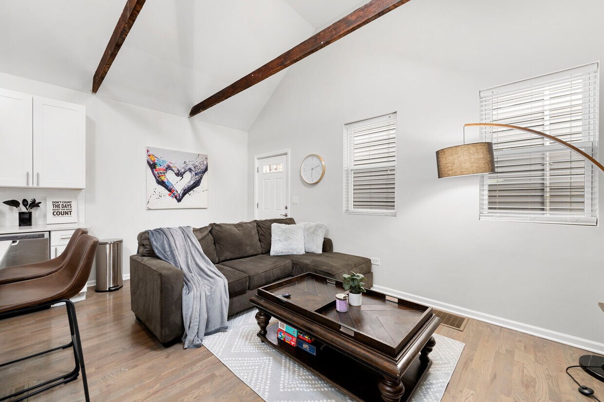 Foto principal - 712 N Willard Ct