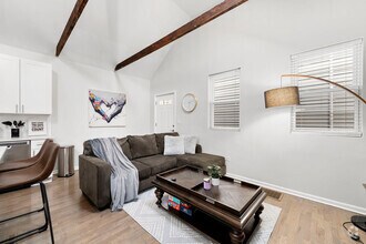 Building Photo - 712 N Willard Ct