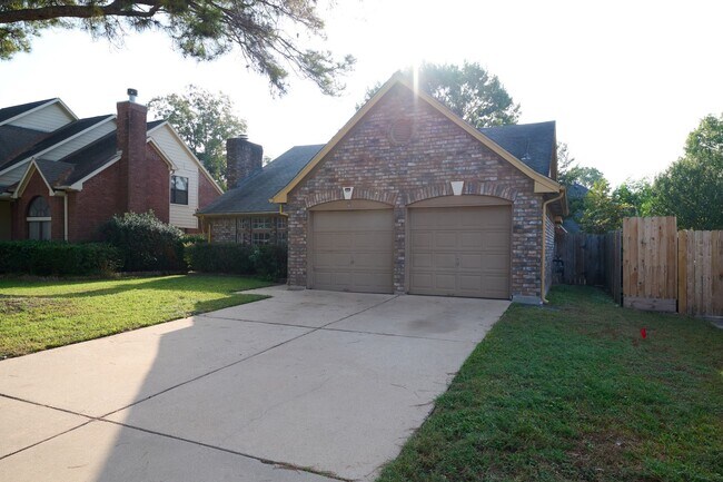 Foto del edificio - 5838 N Magazine Cir