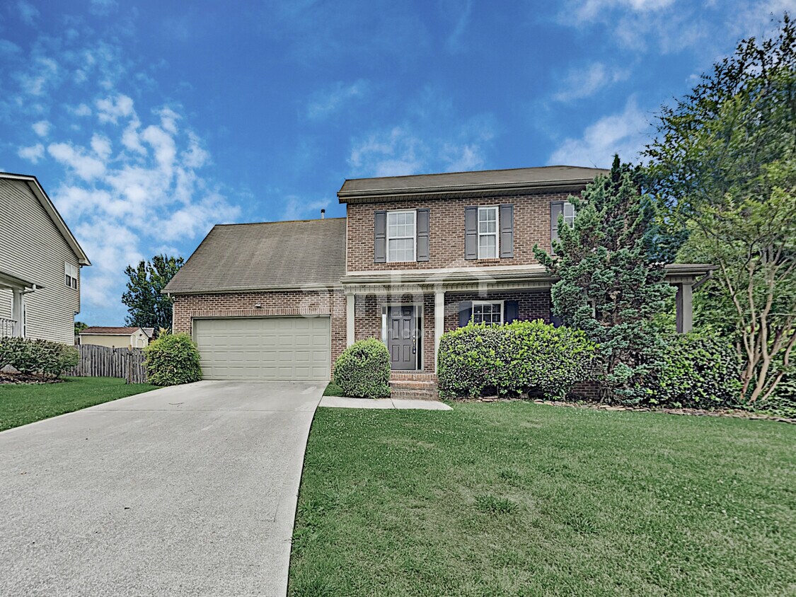 Foto principal - 4301 Aylesbury Dr