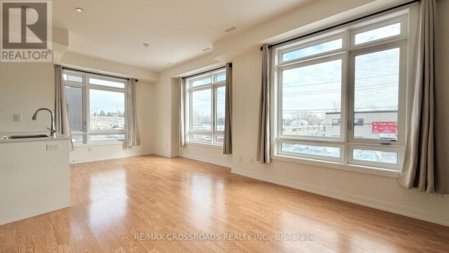 Building Photo - 370 Red Maple Rd