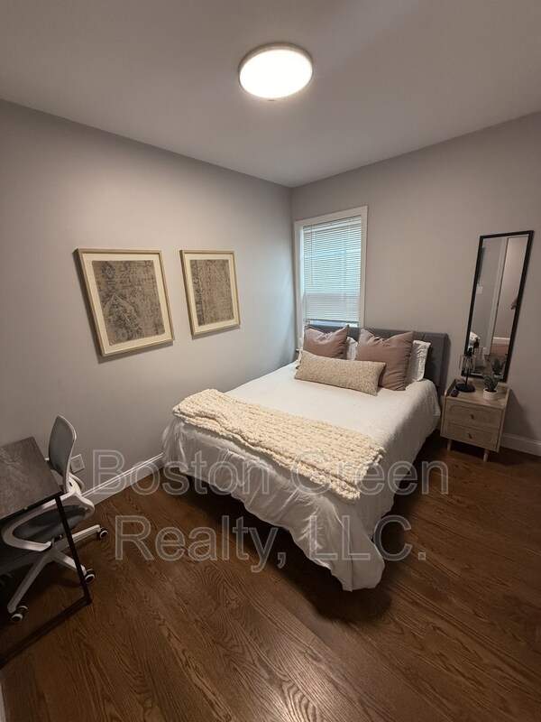 Foto del edificio - 726 E 2nd St