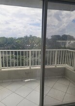 Building Photo - 2600 Collins Ave
